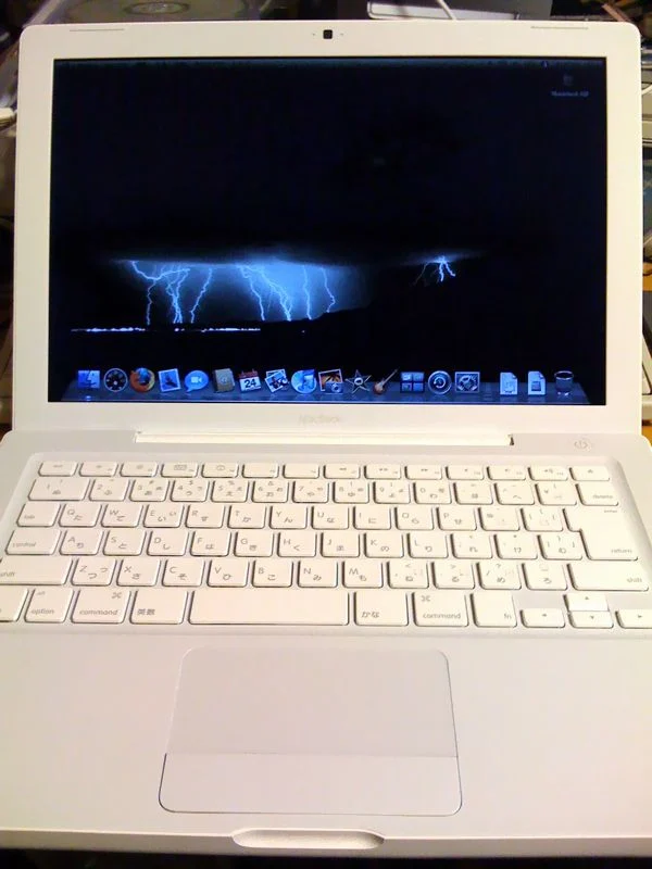macbook.jpg